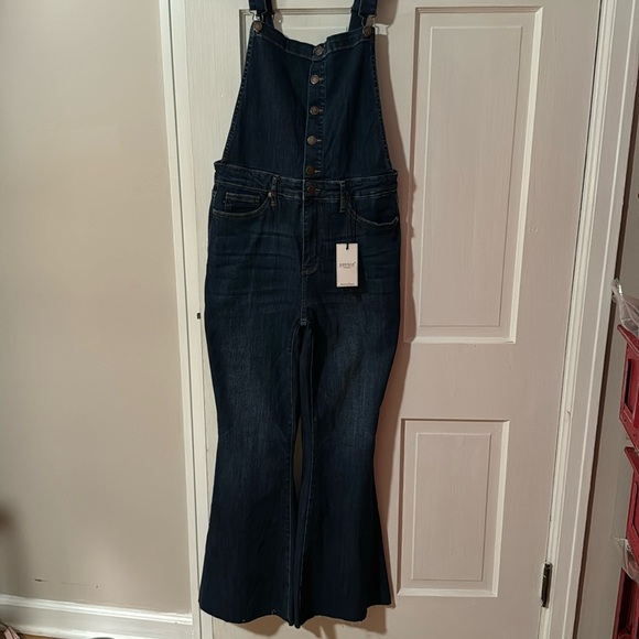 COPY - Judy Blue NWT Women's Flare Overalls Dark Wash Raw Hem Stretch Size XL; … - Picture 1 of 16